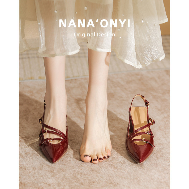 包头凉鞋女款2025新款夏季外穿高级感尖头法式绝美真皮粗跟高跟鞋