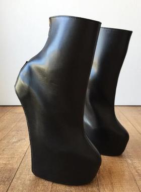 黑色性感仿羊皮无后跟异型跟LADYGAGA女王短靴马蹄跟靴子女 ZDX0