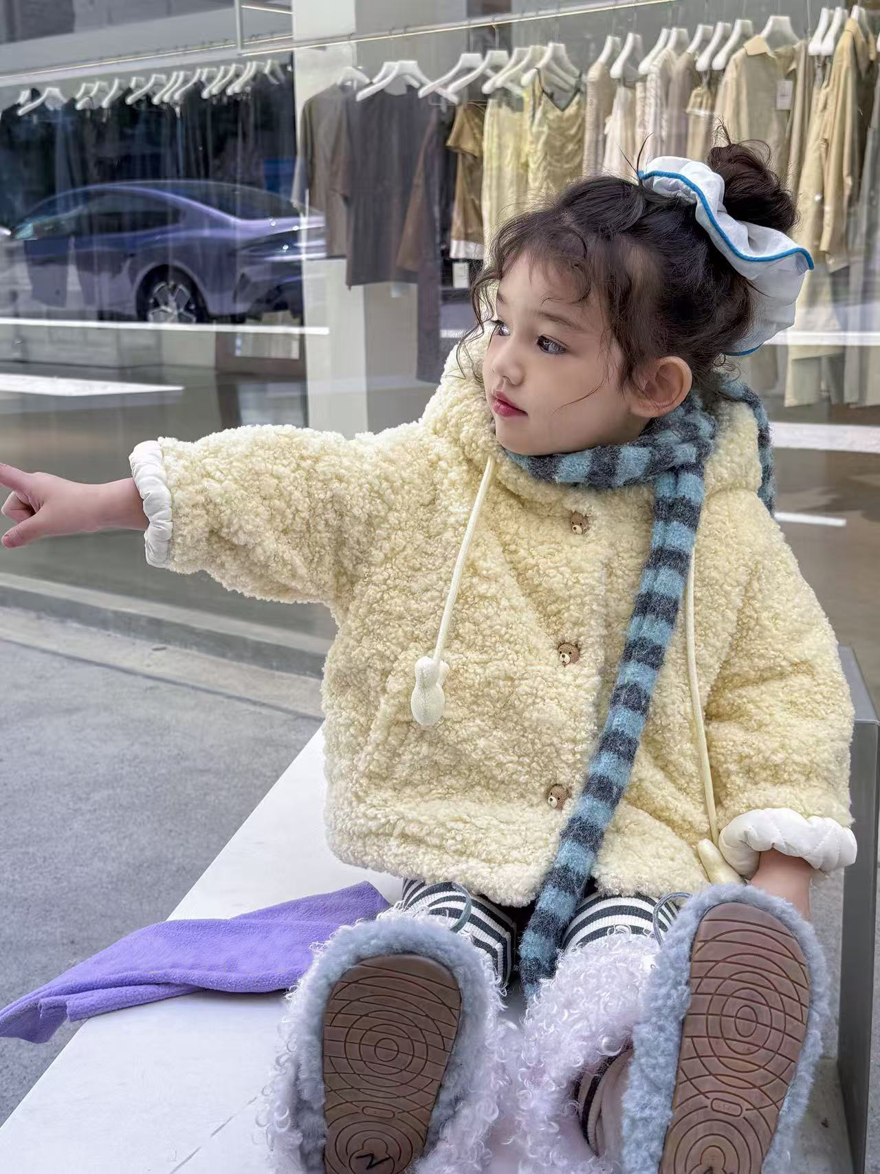 女童毛毛衣加绒外套2025新款秋冬加厚女宝宝连帽洋气时髦黄色大衣