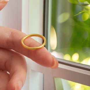大福同款金包银素圈戒指女1g正品古法磨砂轻奢简约银饰情侣对戒