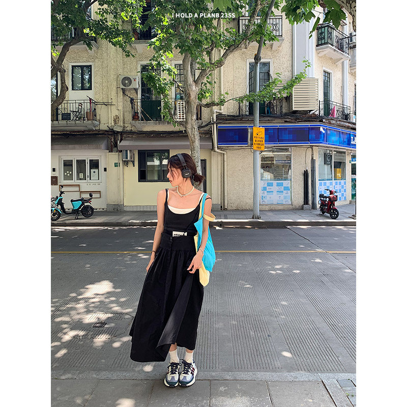 iholdaplanb "黑裙子"重工压褶大裙摆可调节多种穿法吊带伞裙