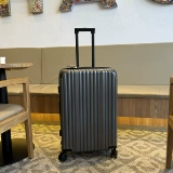 Японский сверхлегкий ударопрочный универсальный чемодан на колесиках