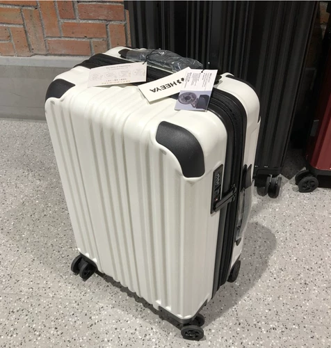 Японский сверхлегкий ударопрочный универсальный чемодан на колесиках