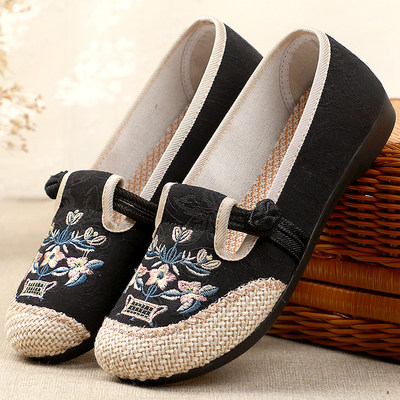 老北京布鞋秋季复古风平底妈妈鞋
