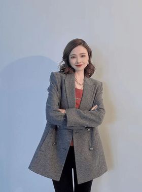哥家商场同款女装2025秋冬款经典百搭双排扣绵羊毛西装外套140002