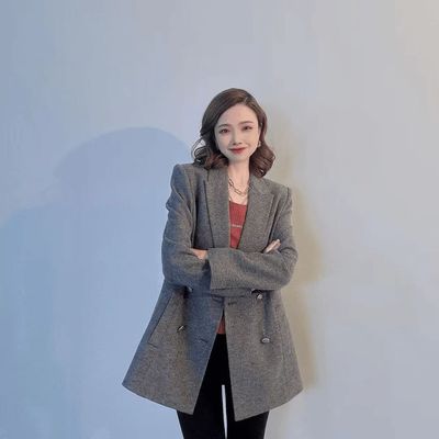 哥家商场同款女装2025秋冬款经典百搭双排扣绵羊毛西装外套140002