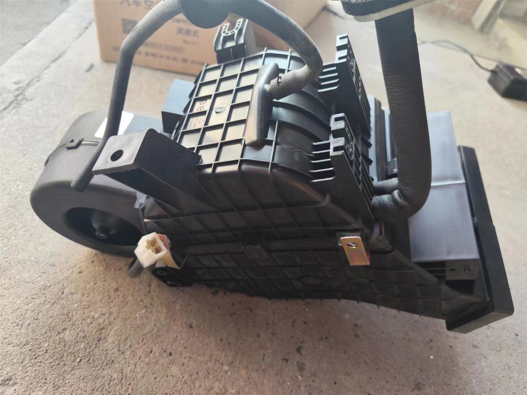 东风风行菱智M3M5V3后空调地排空调总成中排座椅空调