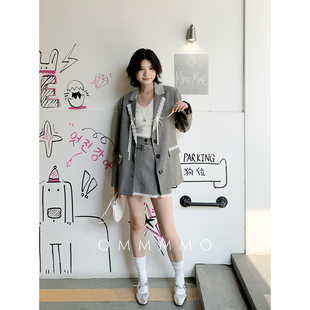 灰色拼蕾丝边小西装女外套春秋新款法式设计感西服半短裙两件套装