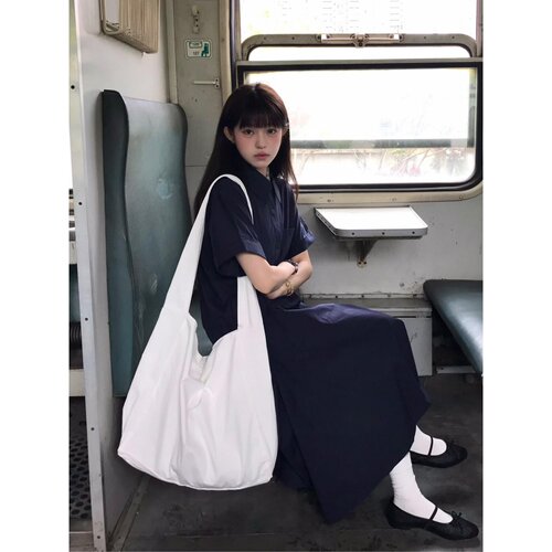夏季宽松设计感显白连衣裙