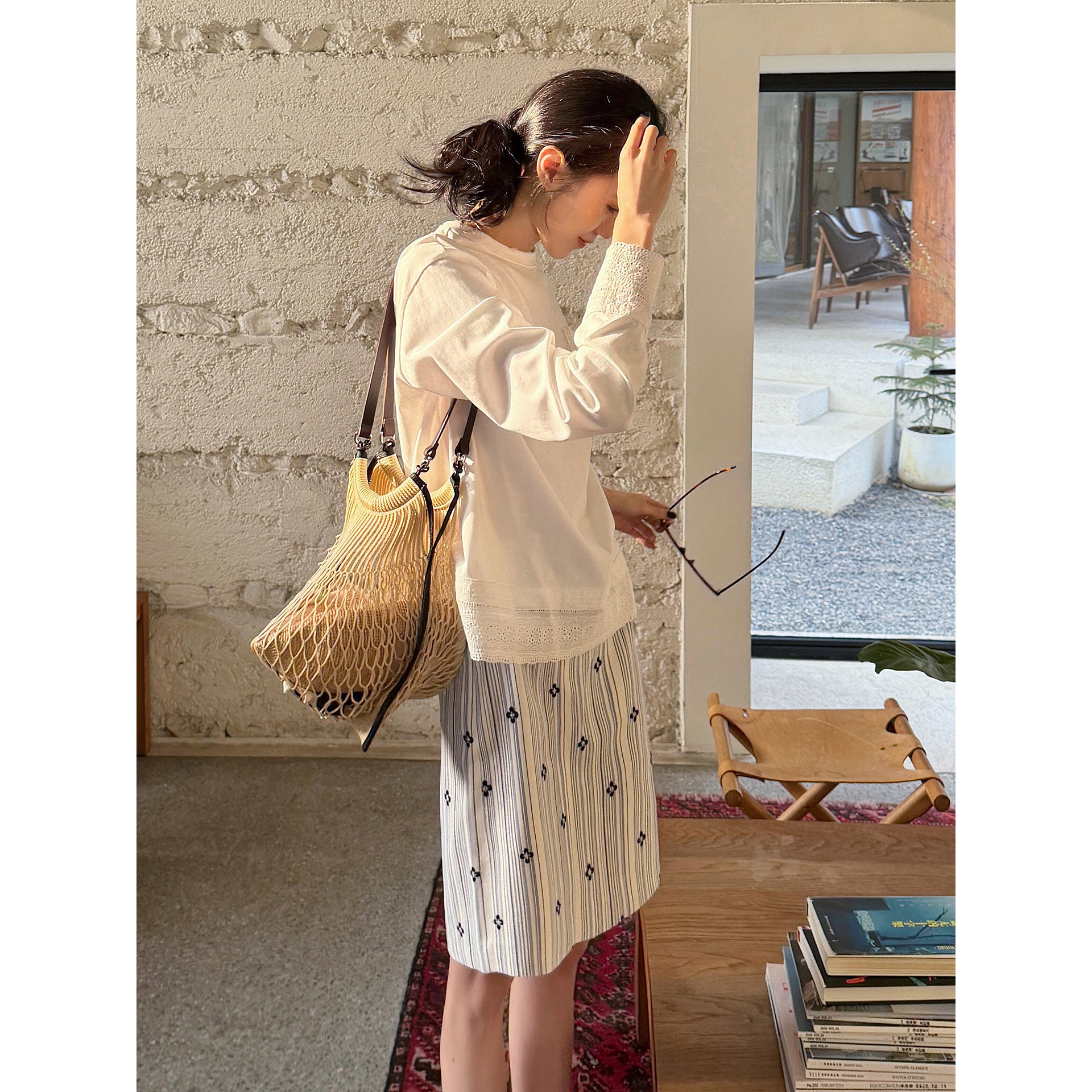 日系设计感蓝白条纹印花半身裙女春夏高级感小众高腰休闲直筒短裙