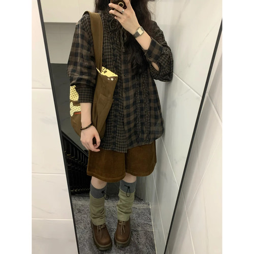 美拉德棕色灯芯绒休闲短裤女