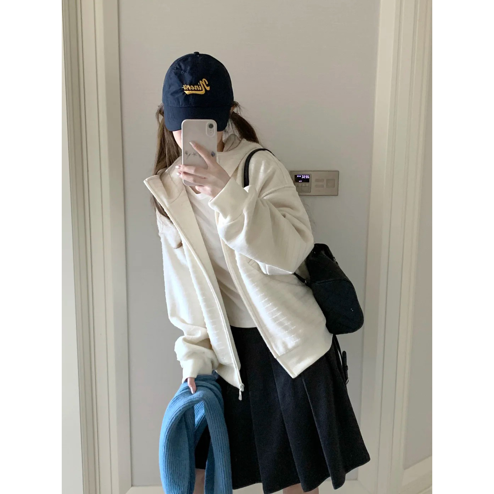 日系温柔风米白色连帽卫衣女