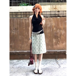 日系文艺简约豆绿色波点半身裙女春夏设计感学院风遮胯高腰直筒裙