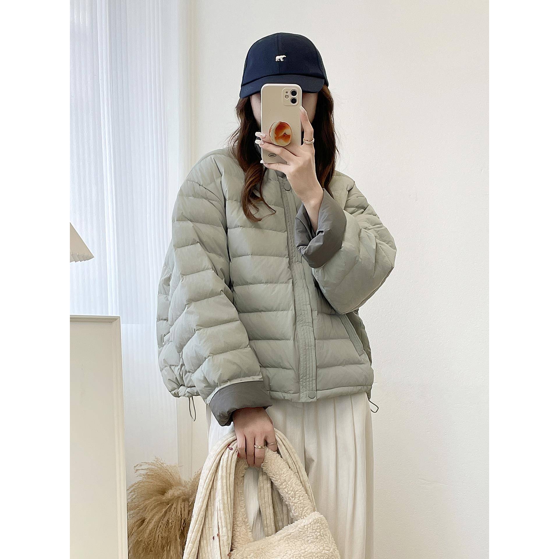 2025年秋冬新款韩版宽松短款圆领羽绒服女轻薄款小个子白鸭绒外套