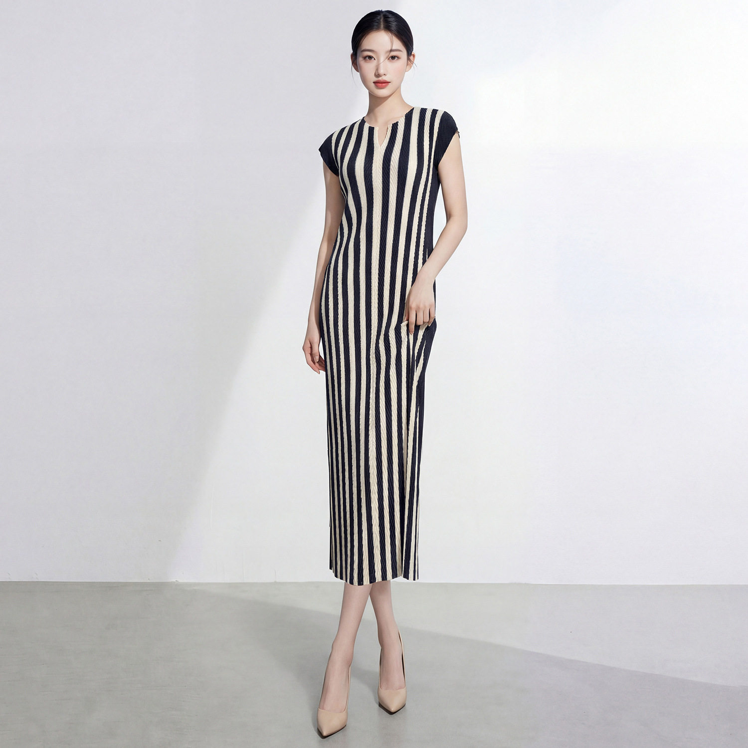 三宅风夏装连衣裙女高级感条纹