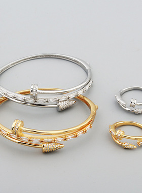 欧美跨境新款微镶石三层钉手镯铜镀金圆锥钉子手环个性手饰品