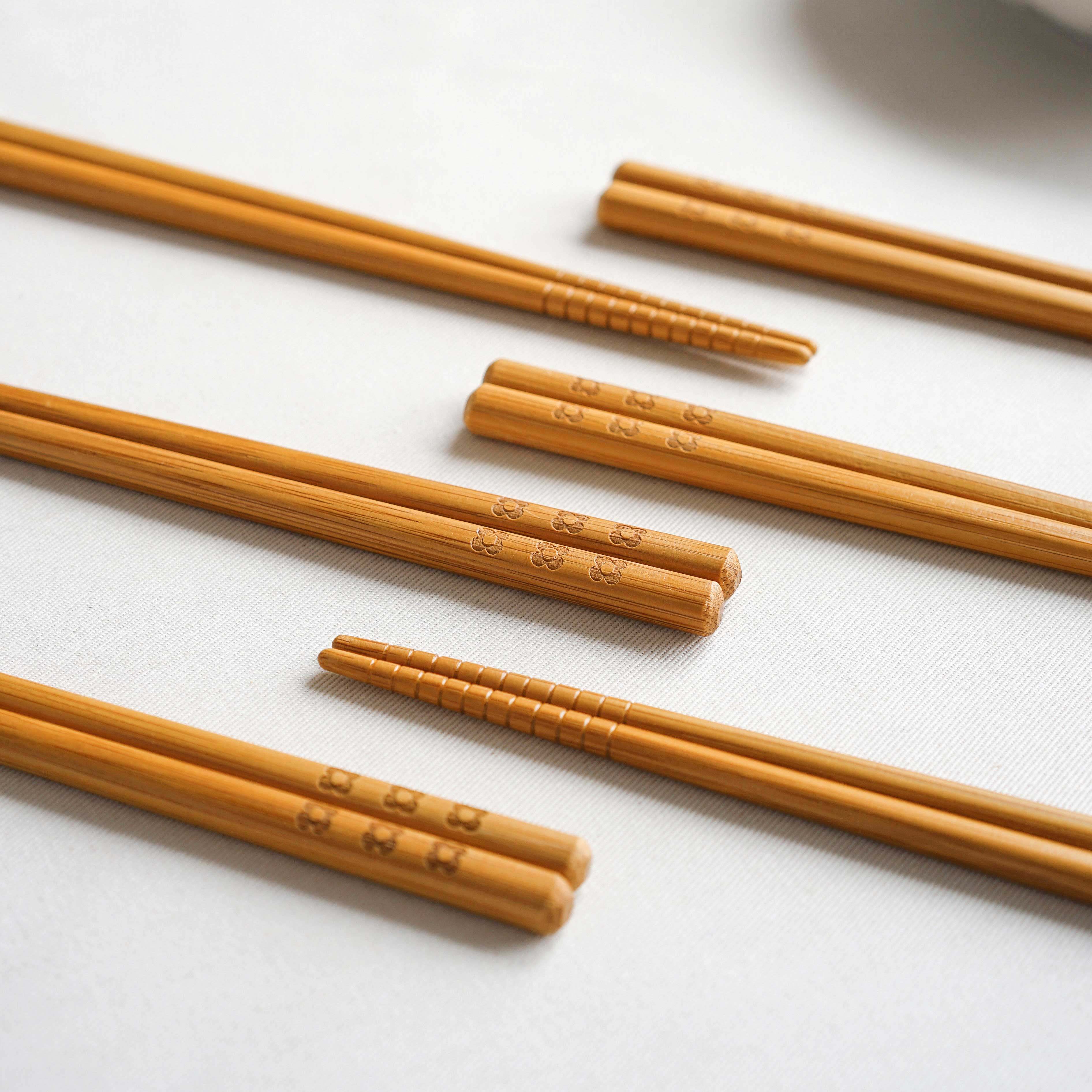 西田木雨三朵花日式竹筷高颜值复古雕刻小花防滑防霉耐高温竹筷,餐饮具,筷子,淘宝优惠券,粉丝福利购,淘宝优惠卷
