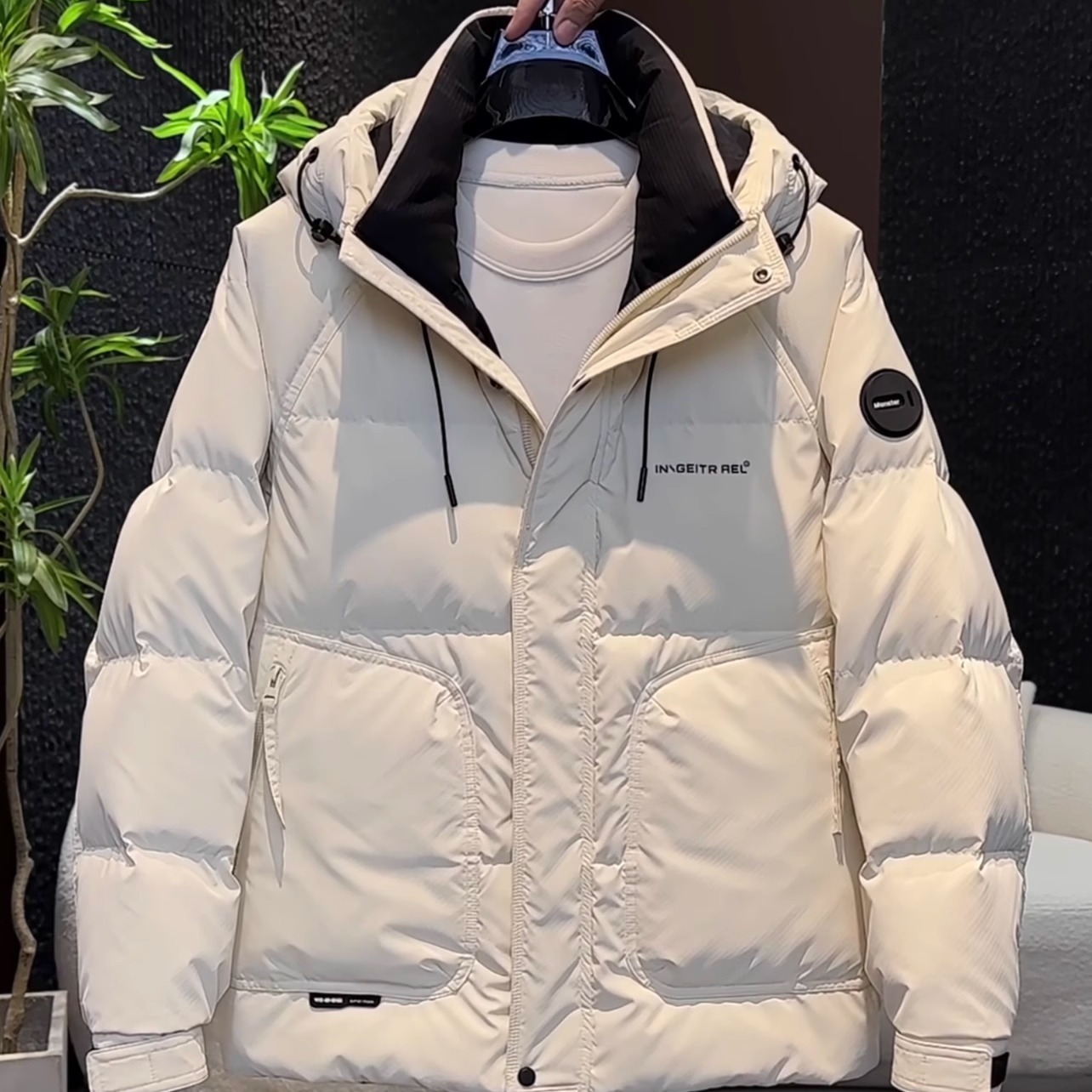 男士冬款连帽加厚爆款羽绒服防风保暖外套痞帅潮流简约休闲上衣男