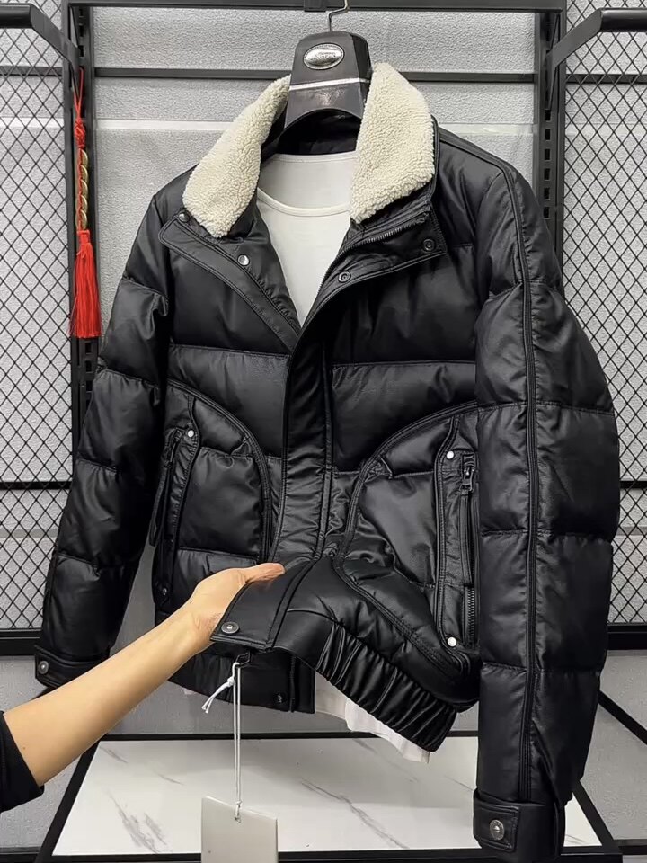 可拆卸毛领皮羽绒服男冬季2026新款短款修身加厚保暖冬装机车外套