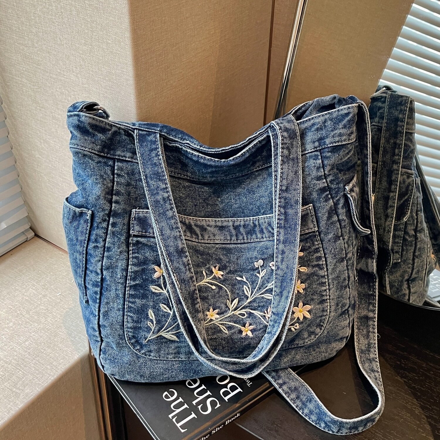 刺绣牛仔布托特包包女大容量学生上课手提袋百搭单肩通勤斜挎大包