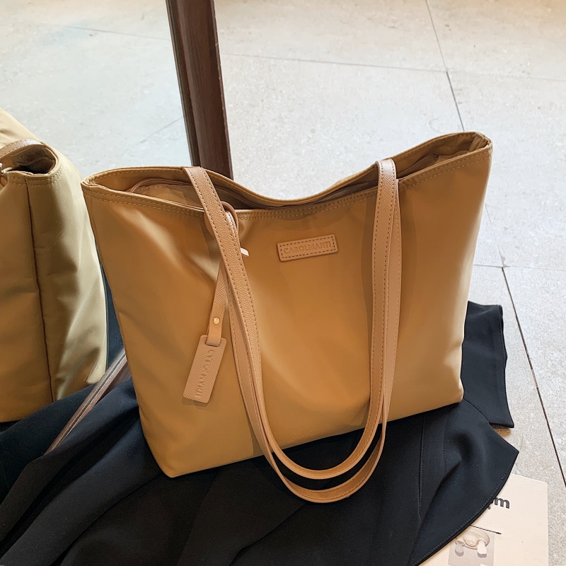 夏季尼龙包包女时尚大容量通勤托特包休闲百搭牛津布单肩手提大包