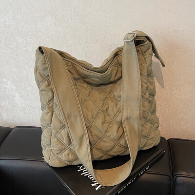 百搭休闲菱格帆布袋上课通勤托特