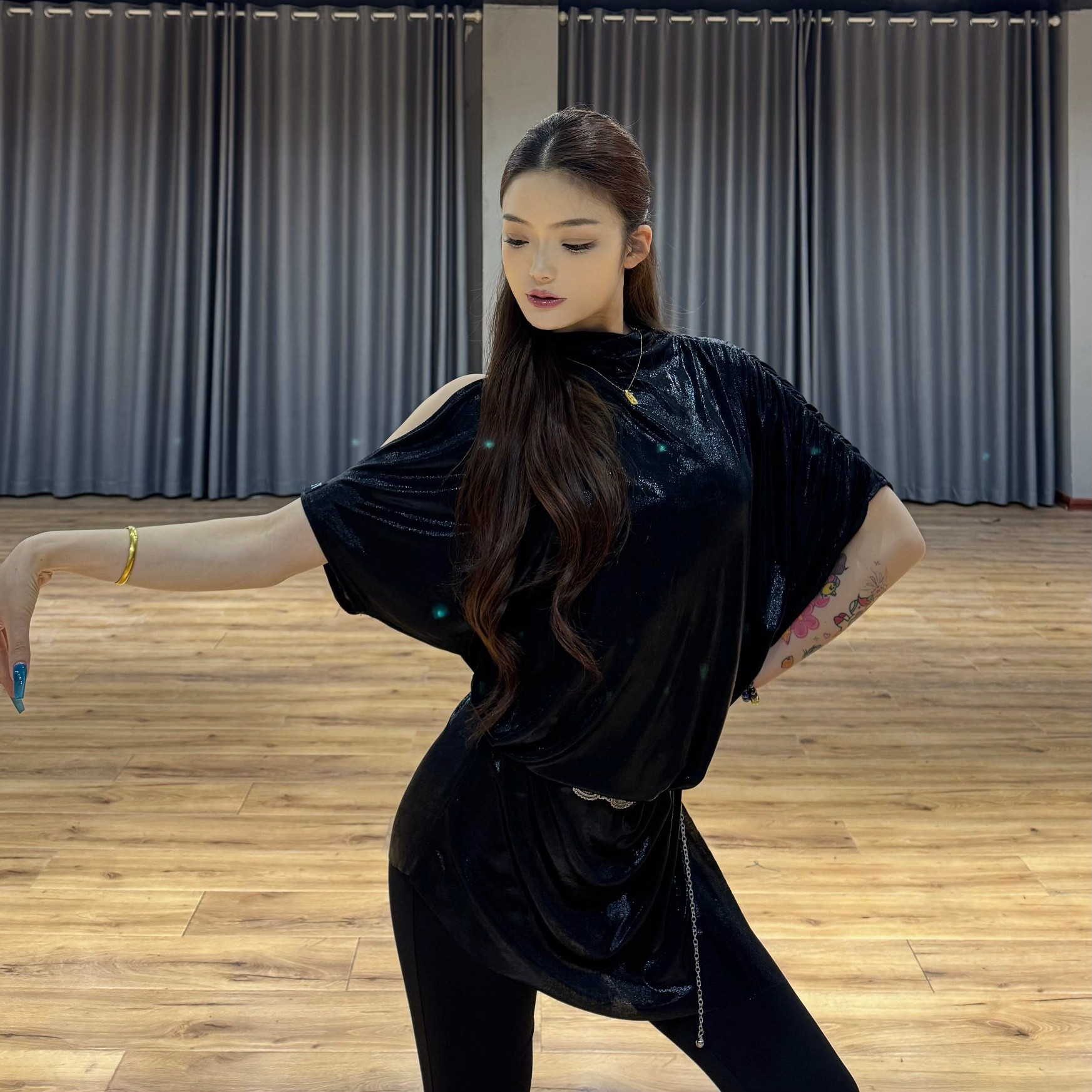 Min舞服Zove罩衫宽松短袖上衣拉丁舞服练功服女成人遮肉舞蹈服