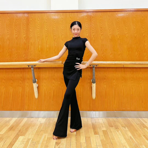 Min舞服CLW短袖微喇裤分体套装女士拉丁舞服国标教师教课练功服