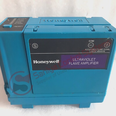 HONEYWELL RM7895 A 1048 Burner Controller Slightly Bit Case