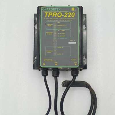 Cargador De Batera A Bordo Chargetek TPRO220 De 2 Bancos