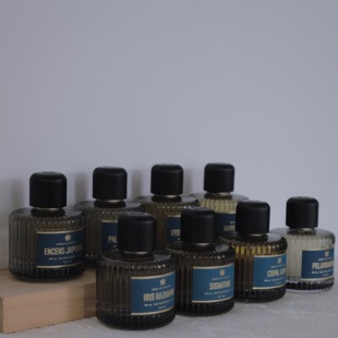 ADV 圣地鸢尾 日式焚香 黄金檀木 非洲乌木 香水试香小样