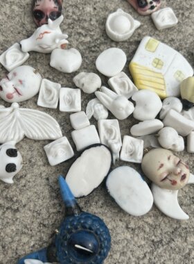 清仓尾货陶瓷DIY美术生陶瓷上色材料素烧个性饰品文创吊坠耳环