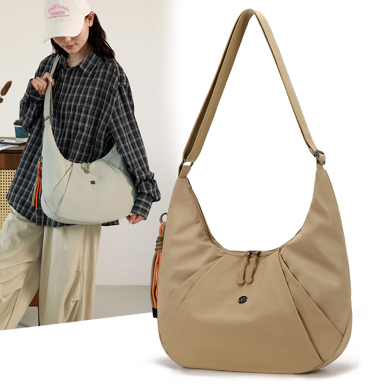 PINK新款轻便尼龙布大容量饺子包休闲单肩斜挎包女上班通勤斜背包,箱包皮具/热销女包/男包,托特包,淘宝优惠券,粉丝福利购,淘宝优惠卷