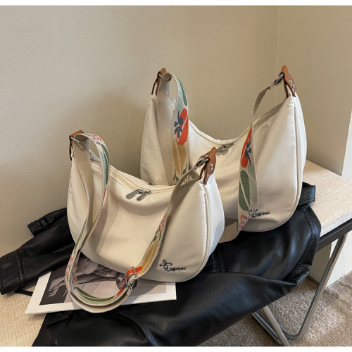 KVKY大容量小众单肩斜挎马鞍包