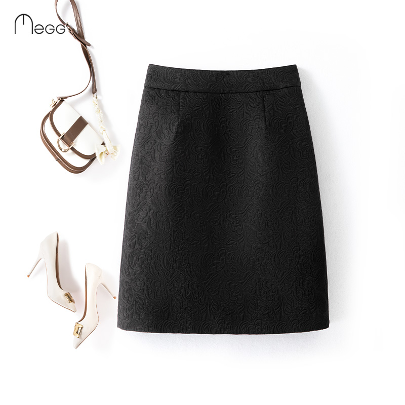 黑色浮雕花半身裙女秋季2025新款小个子大码高腰显瘦包臀a字裙子