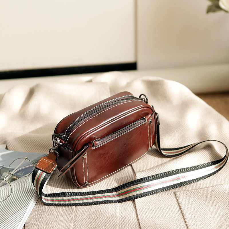 2020秋冬新款真皮油蜡牛皮单肩斜挎复古时尚休闲潮流小方包女包包