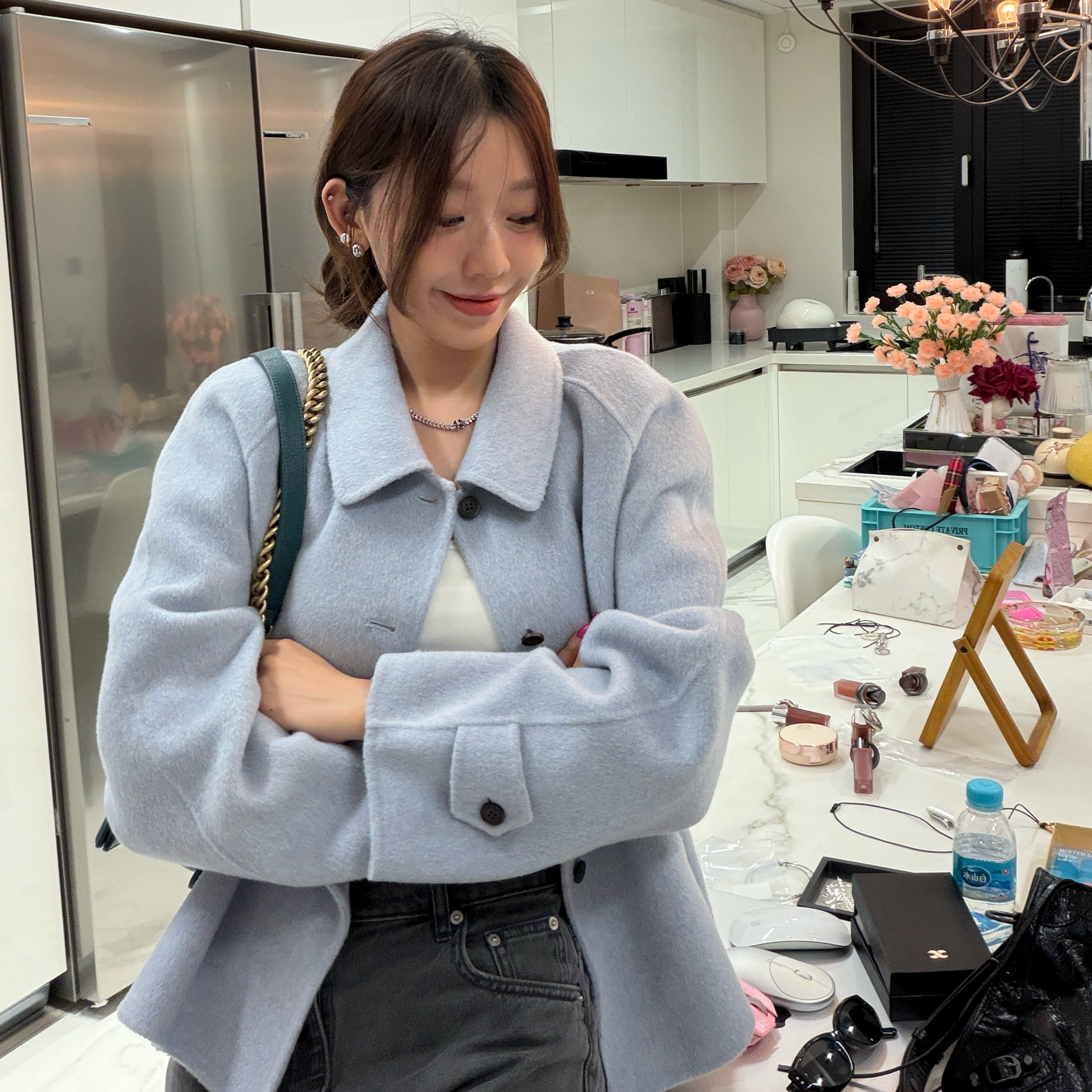 翻领收腰羊毛短款呢大衣女