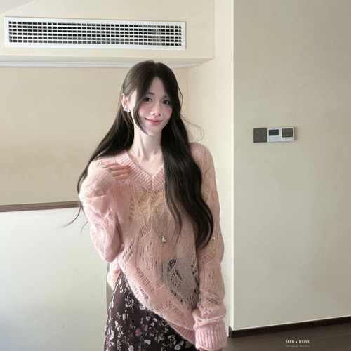 DARA ROSE-秋上新奶芙芙温柔粉色奶呼呼宽松慵懒针织上衣QK7443