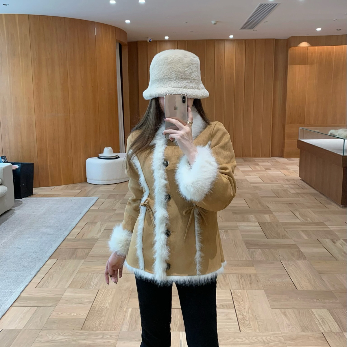 EASE-翻领H窄版微收腰加厚麂皮环保毛短外套25p027