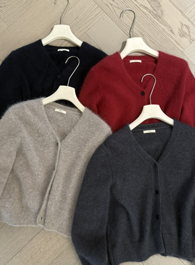卡蔓-冬上新慵懒风百搭V领单排扣长袖保暖毛衣251077