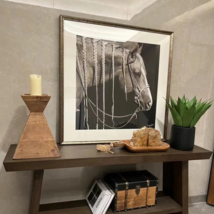 美式轻奢客厅背景装饰画北欧风复古画餐厅入户玄关骏马实木框挂画