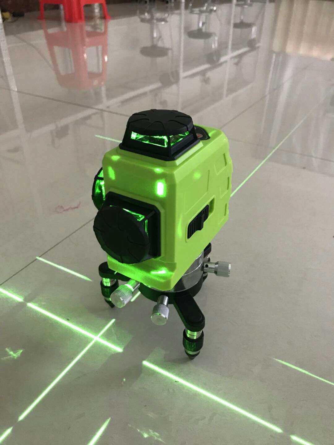 12线水平仪 室外强光3d红外线绿光仪水平8线贴墙仪高精度自动打线