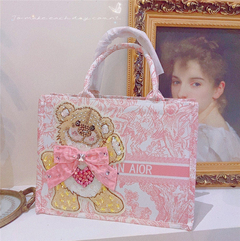 原创粉色少女手提小方包重工水钻小熊公仔甜美托特大包容量妈咪包