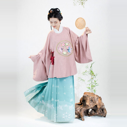 鹿临汉服[长春白头]明制汉服圆领大襟短袄圆补服提花绿粉蓝灰马面