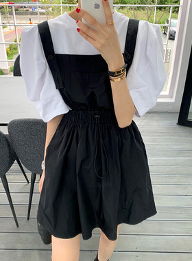 工装背带连衣裙女装收腰黑色短裙2021夏季新款复古气质小个子裙子