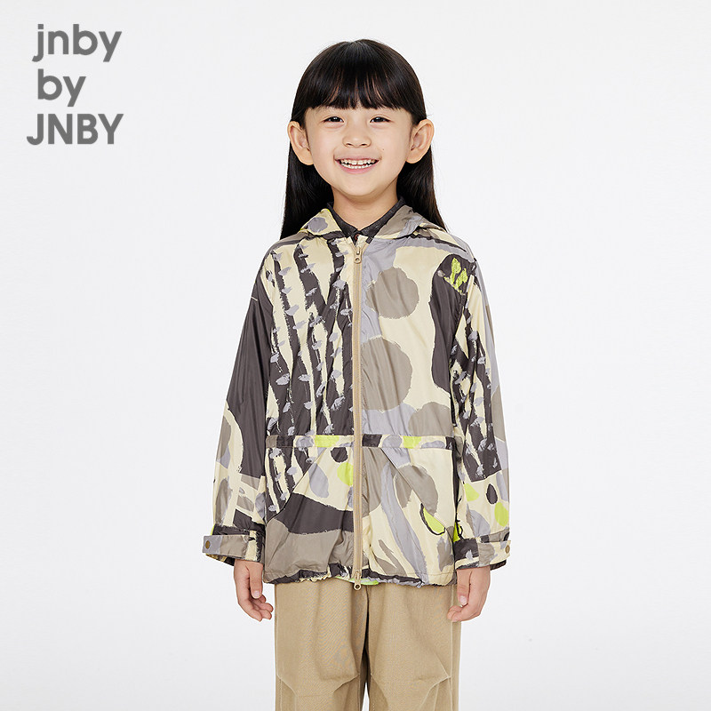 江南布衣童装短款风衣可爱长袖戴帽领花型春男女童jnbybyjnby
