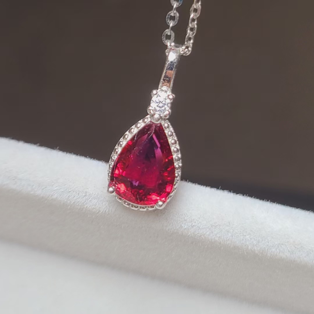 纯天然红碧玺吊坠 红宝石颜色的碧玺 鸽血红色 稀少颜色 银镶