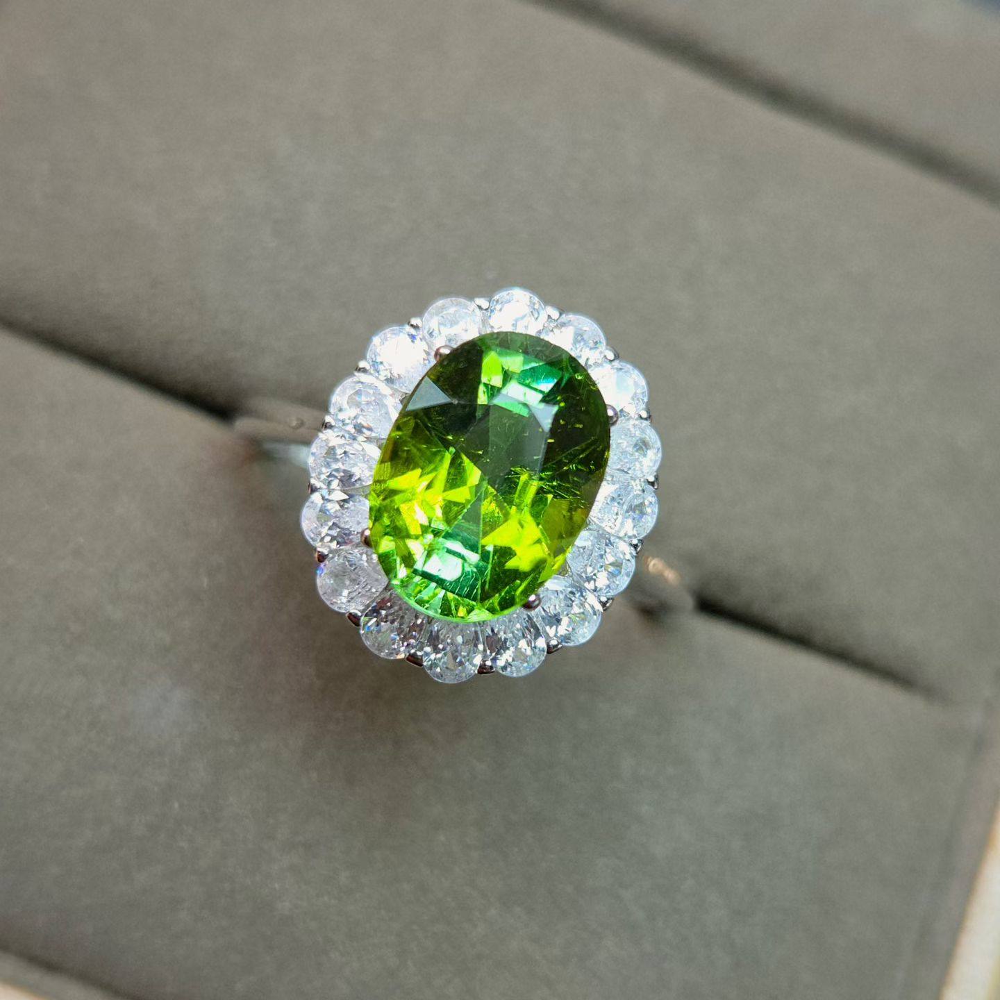 天然双色绿碧玺戒指渐变色绿色碧玺重2.46克拉尺寸7.1*9.7mm银镶,饰品/流行首饰/时尚饰品新,戒指/戒面,淘宝优惠券,粉丝福利购,淘宝优惠卷