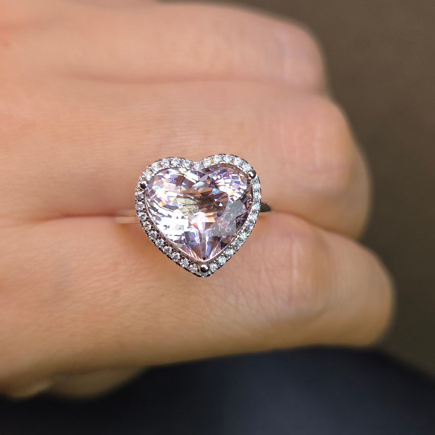 天然心形摩根石戒指重量4克拉直径11.4mm全净体实物爆闪925银镶