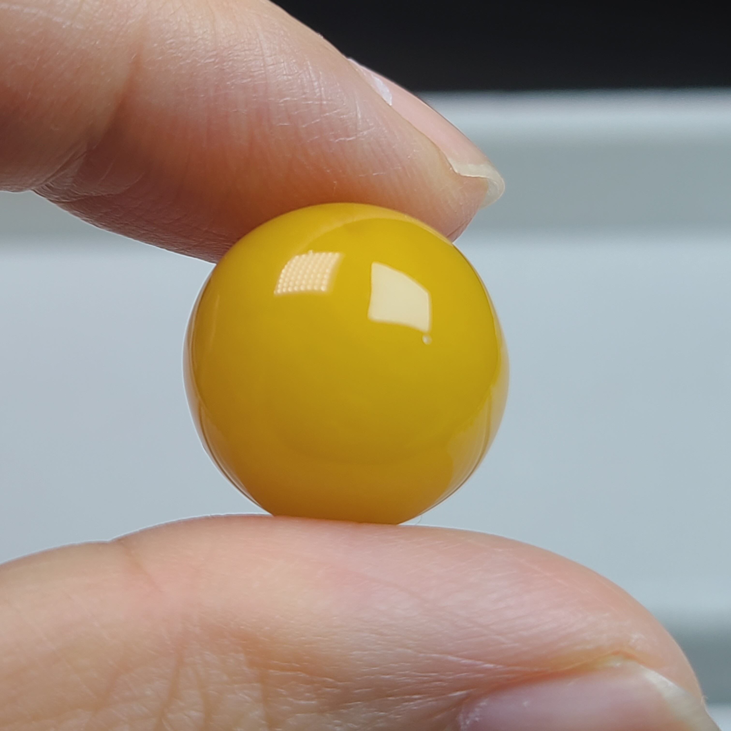 天然蜜蜡圆珠一颗 已打好通孔 直径16mm天然无烤色 鸡油黄